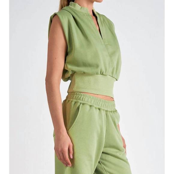 NEW ELAN sleeveless v-neck top in green - Picture 4 of 4